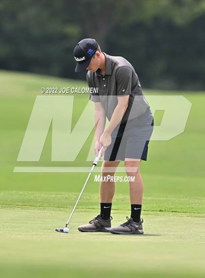 Thumbnail 2 in UIL 1A Boys State Golf Tournament Finals photogallery.