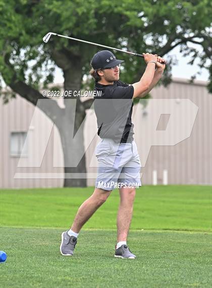 Thumbnail 2 in UIL 1A Boys State Golf Tournament Finals photogallery.