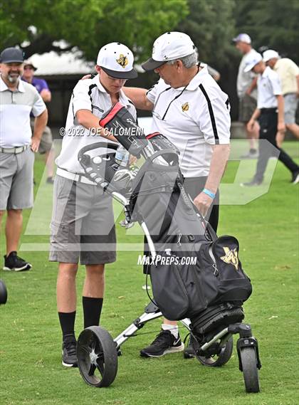 Thumbnail 3 in UIL 1A Boys State Golf Tournament Finals photogallery.