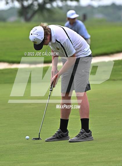 Thumbnail 2 in UIL 1A Boys State Golf Tournament Finals photogallery.