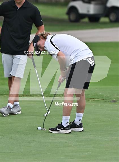 Thumbnail 2 in UIL 1A Boys State Golf Tournament Finals photogallery.