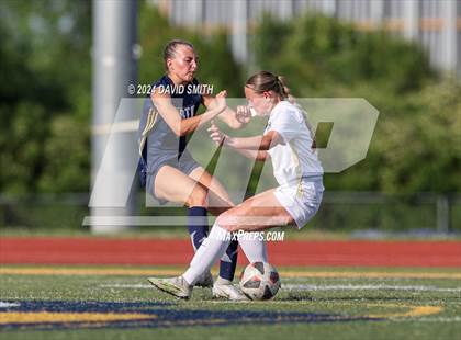 Thumbnail 3 in Lee's Summit vs. Liberty North (MSHSAA Class 4 Quarterfinal) photogallery.
