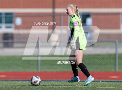 Thumbnail 3 in Lee's Summit vs. Liberty North (MSHSAA Class 4 Quarterfinal) photogallery.