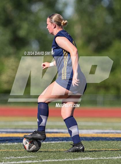Thumbnail 1 in Lee's Summit vs. Liberty North (MSHSAA Class 4 Quarterfinal) photogallery.