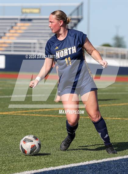 Thumbnail 2 in Lee's Summit vs. Liberty North (MSHSAA Class 4 Quarterfinal) photogallery.