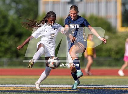 Thumbnail 1 in Lee's Summit vs. Liberty North (MSHSAA Class 4 Quarterfinal) photogallery.