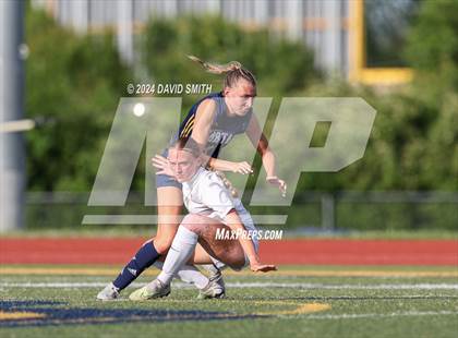 Thumbnail 1 in Lee's Summit vs. Liberty North (MSHSAA Class 4 Quarterfinal) photogallery.