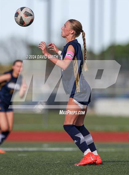 Thumbnail 3 in Lee's Summit vs. Liberty North (MSHSAA Class 4 Quarterfinal) photogallery.
