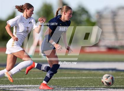 Thumbnail 2 in Lee's Summit vs. Liberty North (MSHSAA Class 4 Quarterfinal) photogallery.