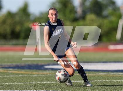 Thumbnail 1 in Lee's Summit vs. Liberty North (MSHSAA Class 4 Quarterfinal) photogallery.