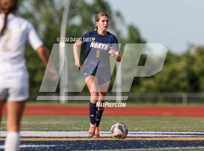 Thumbnail 3 in Lee's Summit vs. Liberty North (MSHSAA Class 4 Quarterfinal) photogallery.