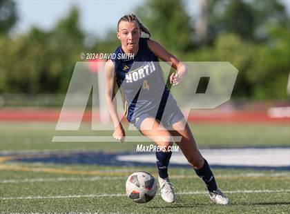Thumbnail 2 in Lee's Summit vs. Liberty North (MSHSAA Class 4 Quarterfinal) photogallery.