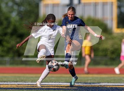 Thumbnail 2 in Lee's Summit vs. Liberty North (MSHSAA Class 4 Quarterfinal) photogallery.