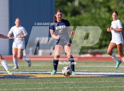 Thumbnail 1 in Lee's Summit vs. Liberty North (MSHSAA Class 4 Quarterfinal) photogallery.