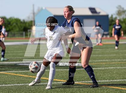 Thumbnail 3 in Lee's Summit vs. Liberty North (MSHSAA Class 4 Quarterfinal) photogallery.