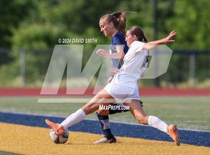 Thumbnail 2 in Lee's Summit vs. Liberty North (MSHSAA Class 4 Quarterfinal) photogallery.