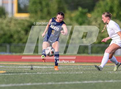 Thumbnail 3 in Lee's Summit vs. Liberty North (MSHSAA Class 4 Quarterfinal) photogallery.
