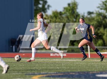 Thumbnail 3 in Lee's Summit vs. Liberty North (MSHSAA Class 4 Quarterfinal) photogallery.