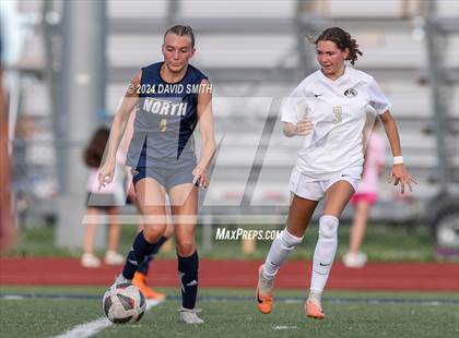 Thumbnail 2 in Lee's Summit vs. Liberty North (MSHSAA Class 4 Quarterfinal) photogallery.