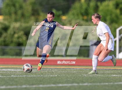 Thumbnail 3 in Lee's Summit vs. Liberty North (MSHSAA Class 4 Quarterfinal) photogallery.