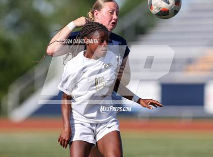Thumbnail 1 in Lee's Summit vs. Liberty North (MSHSAA Class 4 Quarterfinal) photogallery.