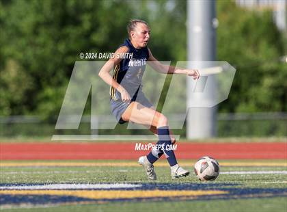 Thumbnail 3 in Lee's Summit vs. Liberty North (MSHSAA Class 4 Quarterfinal) photogallery.