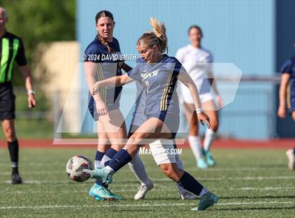 Thumbnail 1 in Lee's Summit vs. Liberty North (MSHSAA Class 4 Quarterfinal) photogallery.