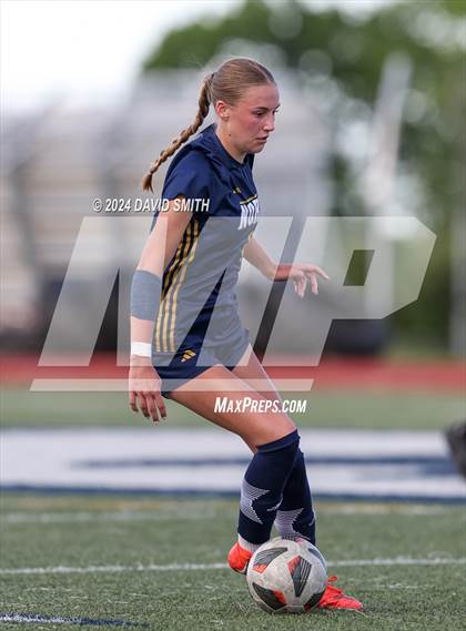 Thumbnail 3 in Lee's Summit vs. Liberty North (MSHSAA Class 4 Quarterfinal) photogallery.