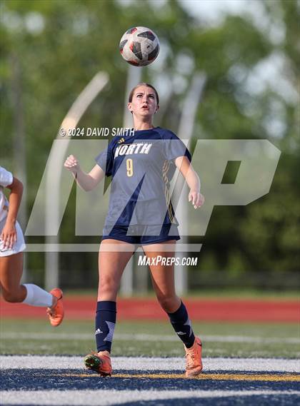 Thumbnail 1 in Lee's Summit vs. Liberty North (MSHSAA Class 4 Quarterfinal) photogallery.