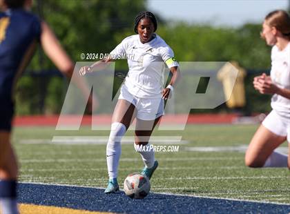 Thumbnail 2 in Lee's Summit vs. Liberty North (MSHSAA Class 4 Quarterfinal) photogallery.