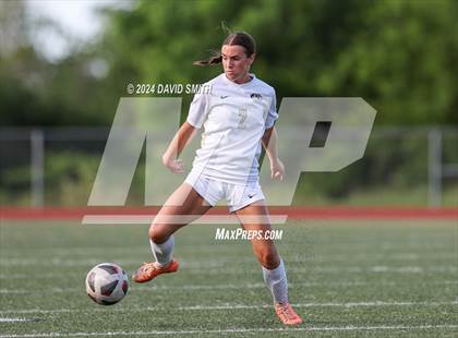 Thumbnail 1 in Lee's Summit vs. Liberty North (MSHSAA Class 4 Quarterfinal) photogallery.
