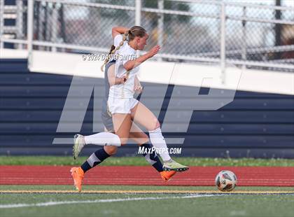 Thumbnail 3 in Lee's Summit vs. Liberty North (MSHSAA Class 4 Quarterfinal) photogallery.