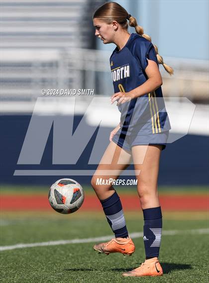 Thumbnail 2 in Lee's Summit vs. Liberty North (MSHSAA Class 4 Quarterfinal) photogallery.