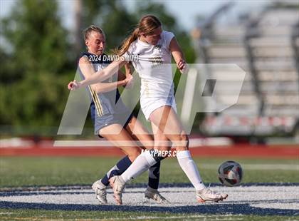 Thumbnail 1 in Lee's Summit vs. Liberty North (MSHSAA Class 4 Quarterfinal) photogallery.