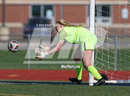 Thumbnail 3 in Lee's Summit vs. Liberty North (MSHSAA Class 4 Quarterfinal) photogallery.