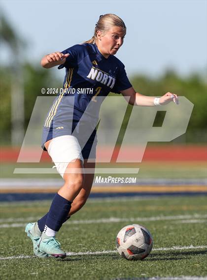 Thumbnail 2 in Lee's Summit vs. Liberty North (MSHSAA Class 4 Quarterfinal) photogallery.