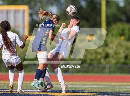 Thumbnail 2 in Lee's Summit vs. Liberty North (MSHSAA Class 4 Quarterfinal) photogallery.