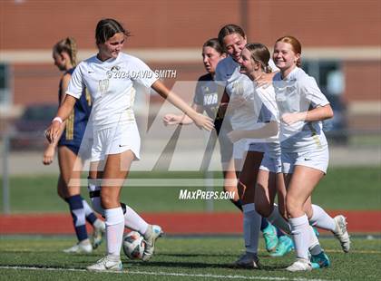 Thumbnail 2 in Lee's Summit vs. Liberty North (MSHSAA Class 4 Quarterfinal) photogallery.