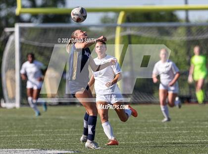 Thumbnail 3 in Lee's Summit vs. Liberty North (MSHSAA Class 4 Quarterfinal) photogallery.
