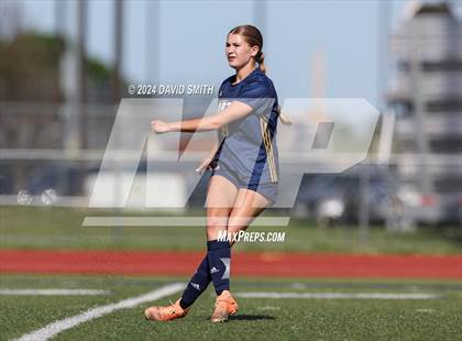 Thumbnail 1 in Lee's Summit vs. Liberty North (MSHSAA Class 4 Quarterfinal) photogallery.