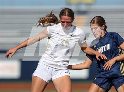Thumbnail 2 in Lee's Summit vs. Liberty North (MSHSAA Class 4 Quarterfinal) photogallery.