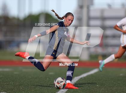 Thumbnail 2 in Lee's Summit vs. Liberty North (MSHSAA Class 4 Quarterfinal) photogallery.