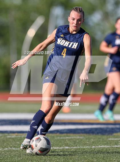Thumbnail 1 in Lee's Summit vs. Liberty North (MSHSAA Class 4 Quarterfinal) photogallery.