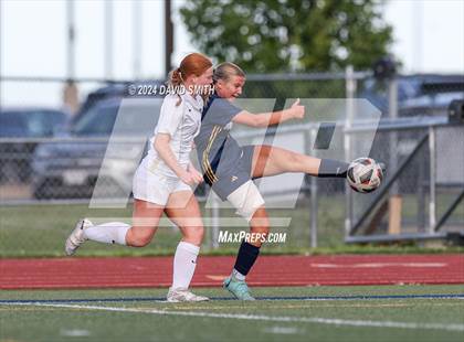 Thumbnail 1 in Lee's Summit vs. Liberty North (MSHSAA Class 4 Quarterfinal) photogallery.