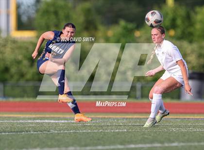 Thumbnail 2 in Lee's Summit vs. Liberty North (MSHSAA Class 4 Quarterfinal) photogallery.