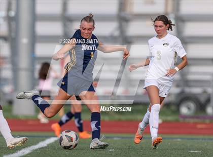 Thumbnail 2 in Lee's Summit vs. Liberty North (MSHSAA Class 4 Quarterfinal) photogallery.