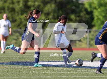 Thumbnail 1 in Lee's Summit vs. Liberty North (MSHSAA Class 4 Quarterfinal) photogallery.