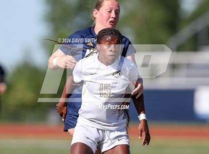 Thumbnail 3 in Lee's Summit vs. Liberty North (MSHSAA Class 4 Quarterfinal) photogallery.