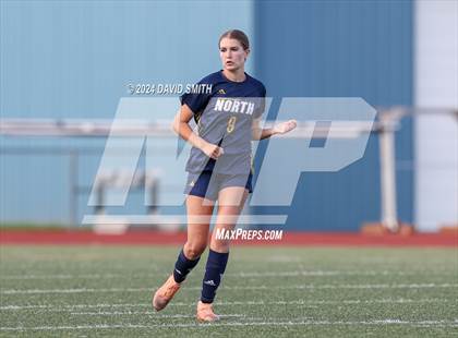 Thumbnail 1 in Lee's Summit vs. Liberty North (MSHSAA Class 4 Quarterfinal) photogallery.