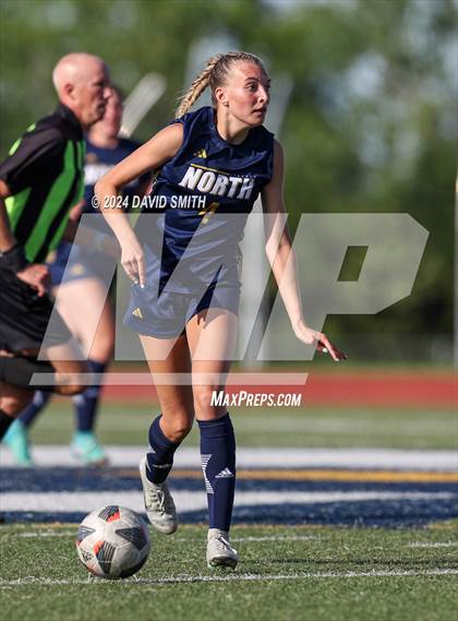 Thumbnail 3 in Lee's Summit vs. Liberty North (MSHSAA Class 4 Quarterfinal) photogallery.